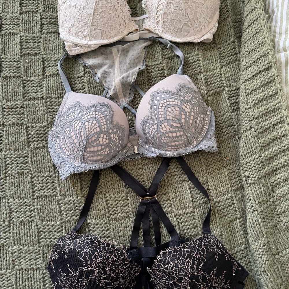 Elegant Lace Push-Up Bra - Gray